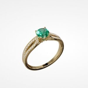 Anel de ouro amarelo 18k com esmeralda e diamantes